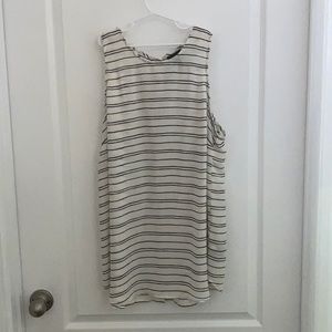 Women’s sleeveless blouse.